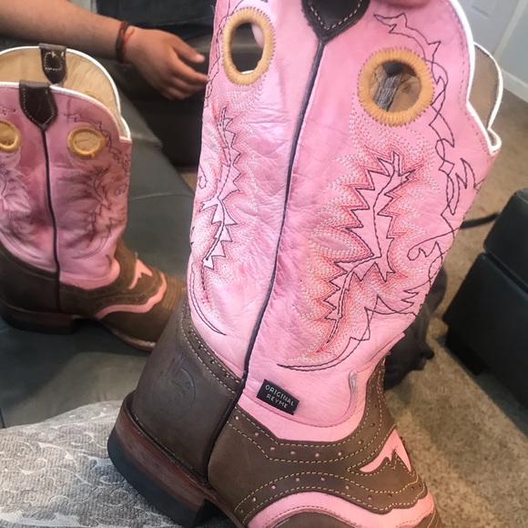 Reyme Boots - Picture 2 of 4